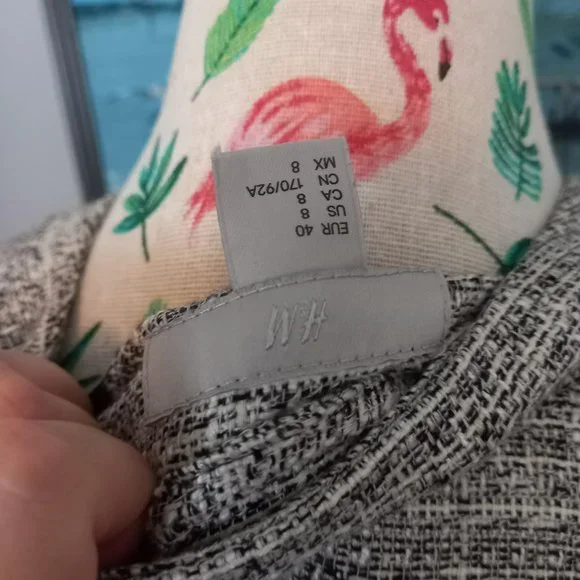 H&M Collarless grey blazer with modern simple lines, pockets (Size 10) - Picture 8 of 8